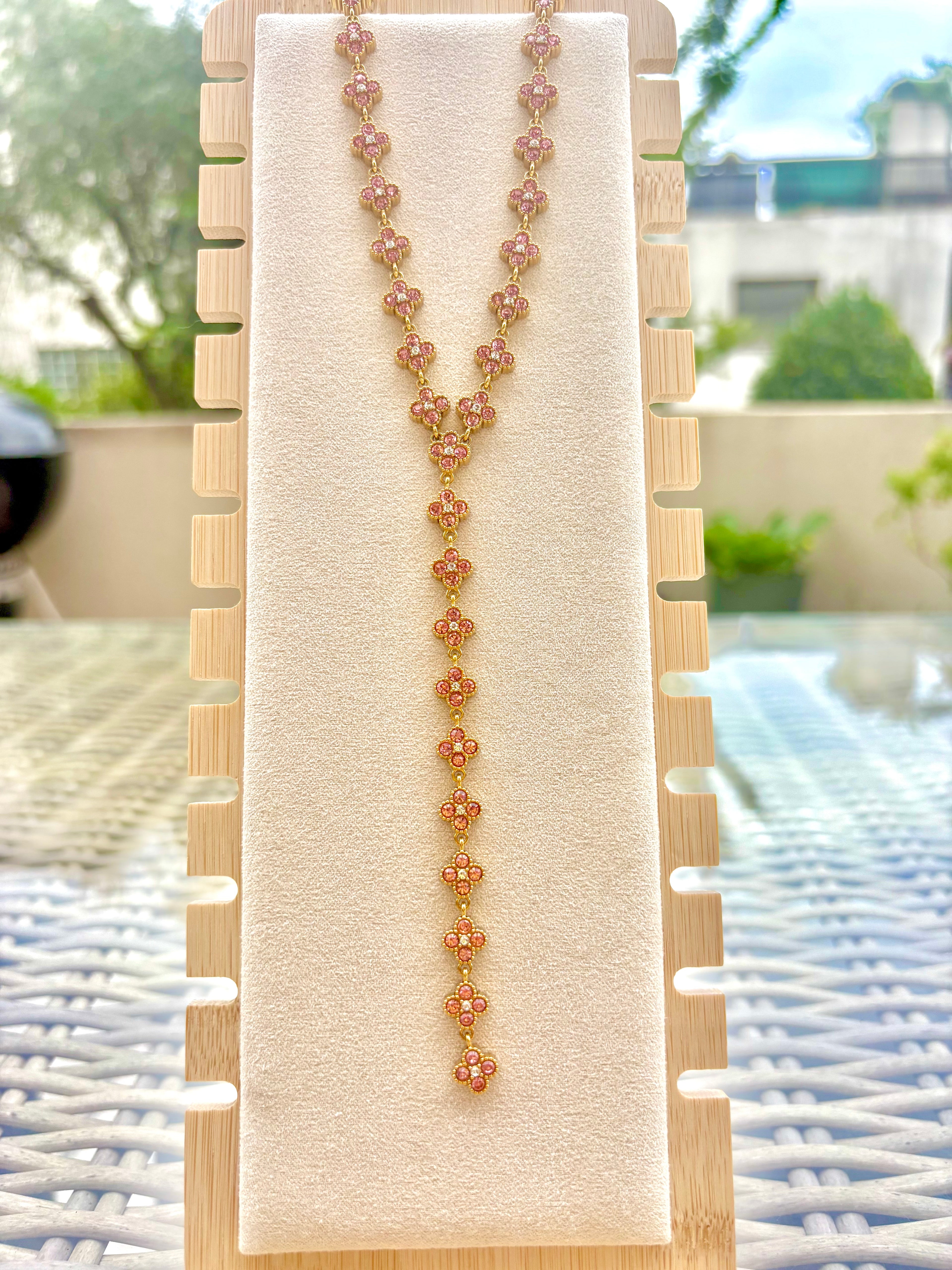 Collier Y June